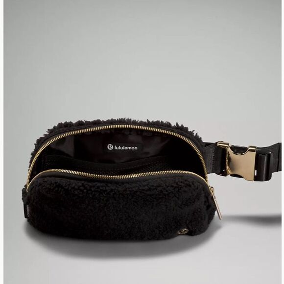 lululemon athletica Handbags - Lululemon Wear Everywhere Fleece Bag, Brand New, With Tags